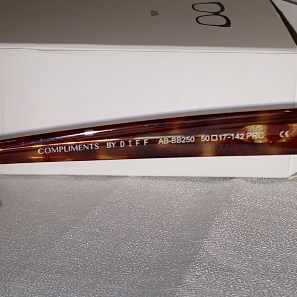 Diff Blue Light Glasses Mia With Tortoise Frame - Picture 3 of 3